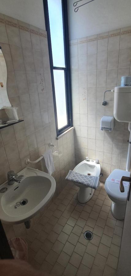 Hotel Vela Azzurra Rimini Buitenkant foto
