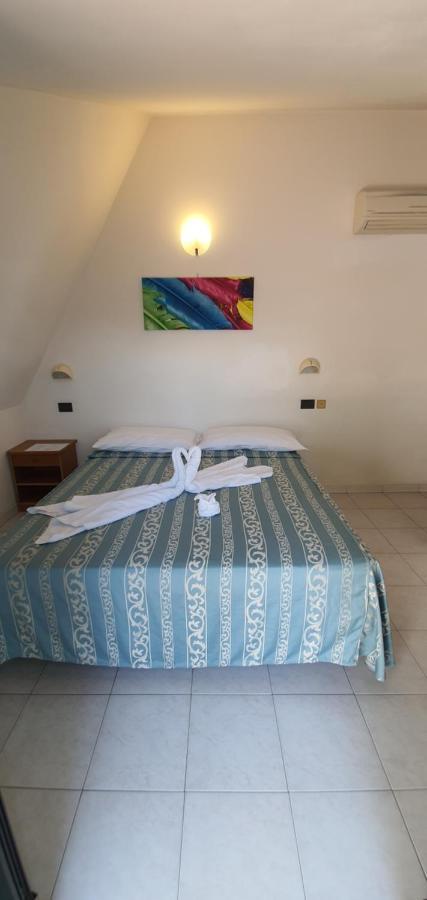 Hotel Vela Azzurra Rimini Buitenkant foto