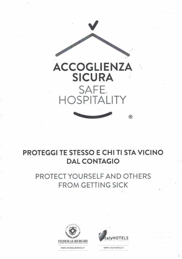 Hotel Vela Azzurra Rimini Buitenkant foto