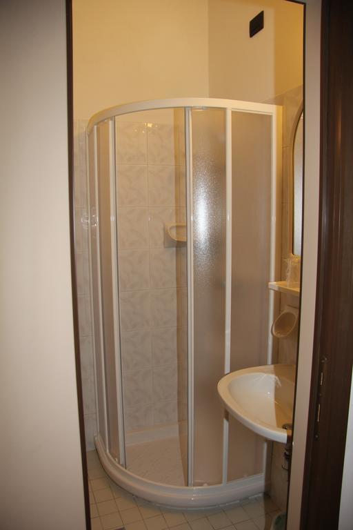 Hotel Vela Azzurra Rimini Buitenkant foto